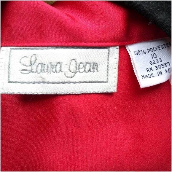 LAURA JEAN PLEATED BLOUSE - RED - Picture 3 of 4